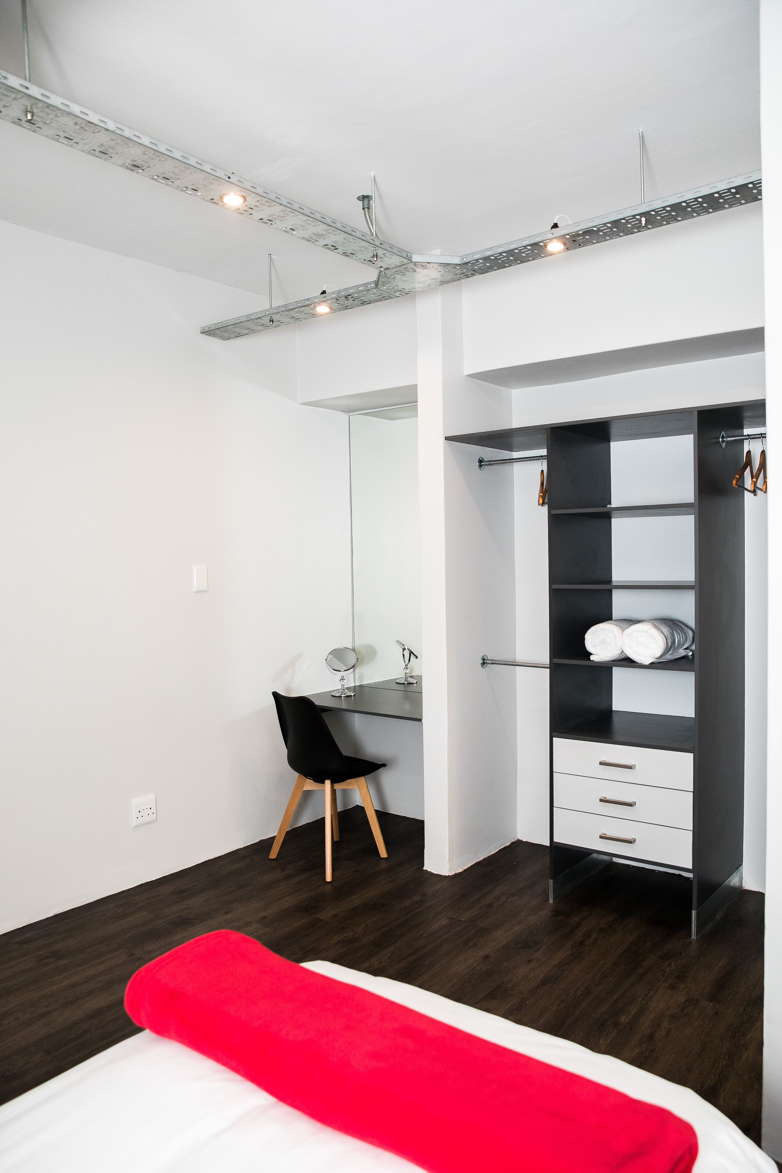 One Bedroom Apartment | Caja de seguridad en la habitación, escritorio y wifi gratis 