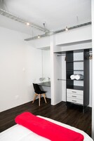 One Bedroom Apartment | 客房内保险箱、办公桌、免费 WiFi、床单