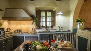 Vila, 6 kamar tidur | Dapur pribadi | Lemari es, microwave, oven, dan kompor