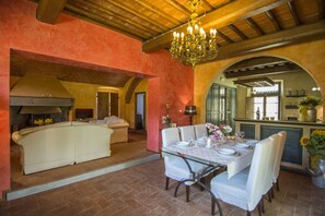 別墅, 6 間臥室 | 房內用餐區