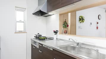 Japanese House | Private kitchenette | Fridge, microwave, stovetop, electric kettle