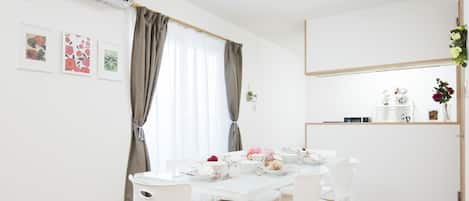 Japanese House | In-room dining
