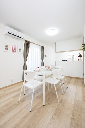 Japanese House | In-room dining
