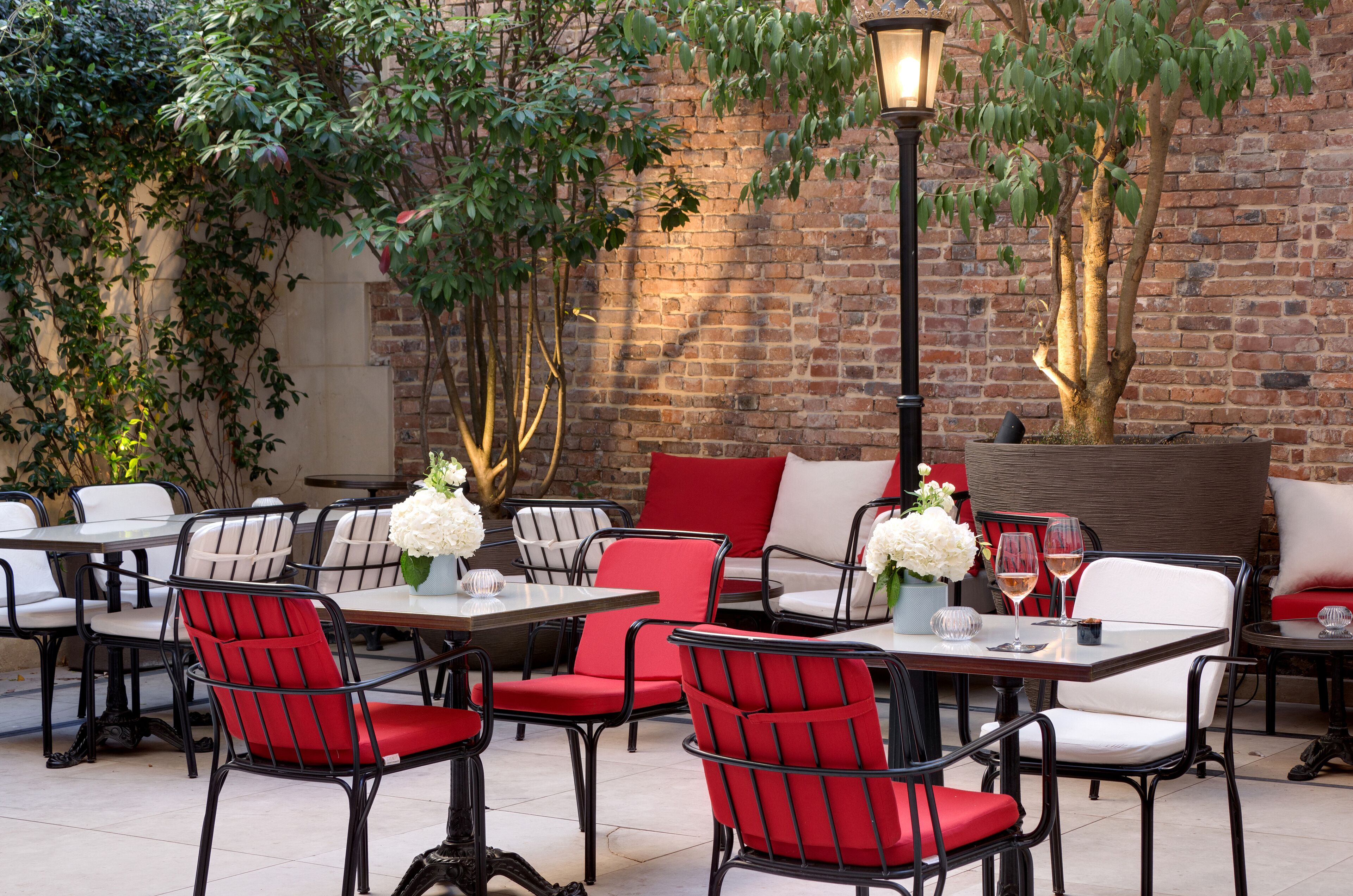 breakfast, lunch, dinner served; french cuisine