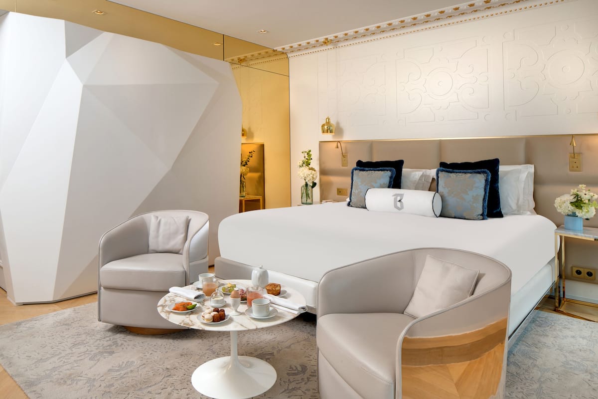 Premium bedding, minibar, in-room safe, desk