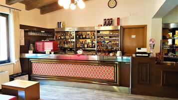 Bar (in der Unterkunft)