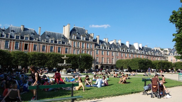 Center Rue Rambuteau 50m2 Center Pompidou / City Hall / Châtelet.