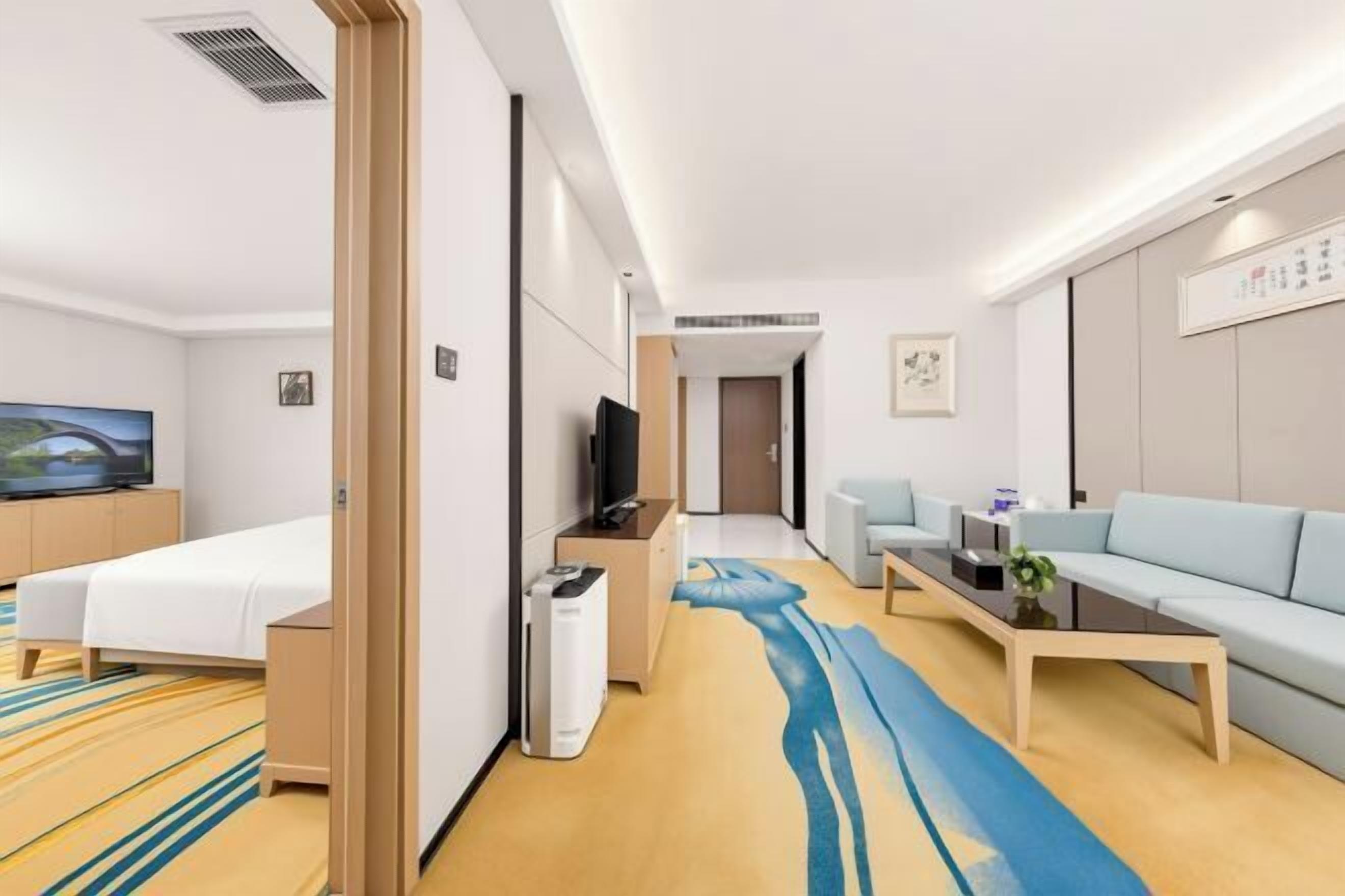 Desk, blackout curtains, free WiFi