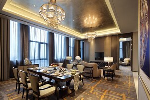  Chairman Suite | Living room | LCD TV