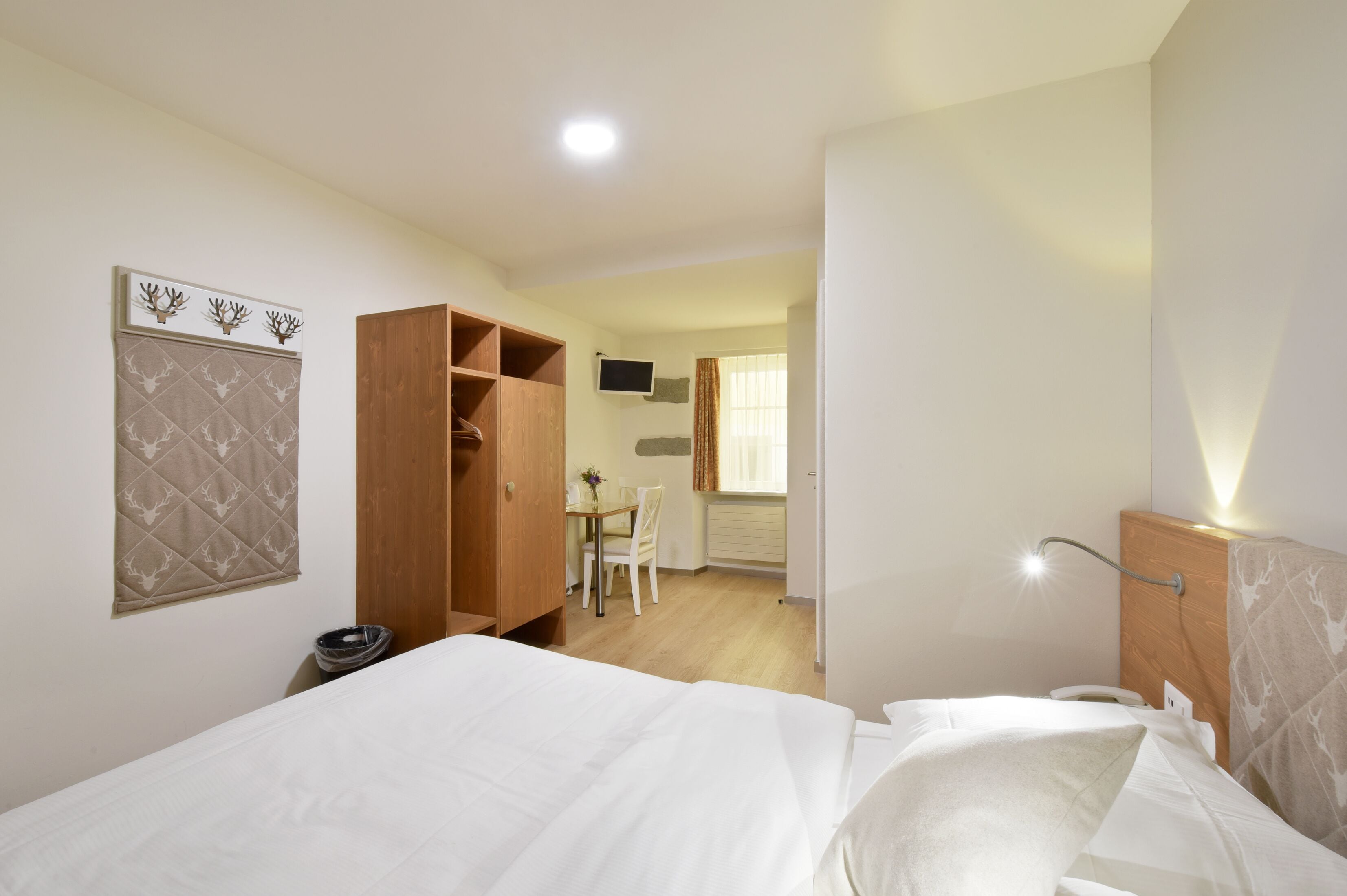 double room (grandlitzimmer) | 1 bedroom, desk, free wifi, bed sheets