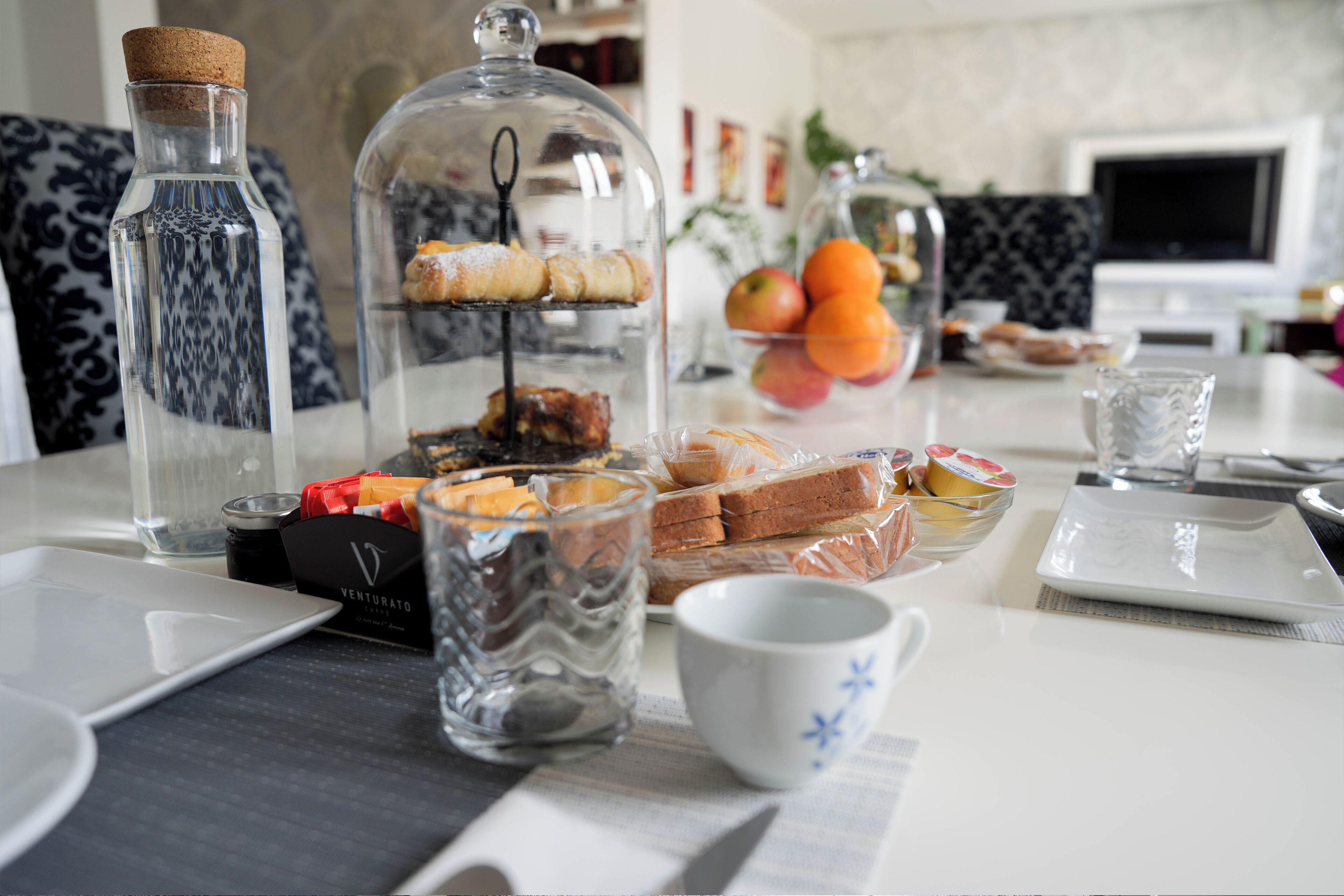 Tägliches inbegriffenes einheimisches Frühstück