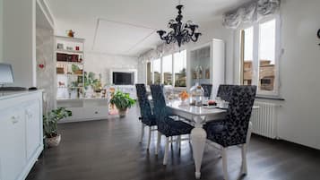 Colazione a base di specialità locali inclusa, servita tutte le mattine