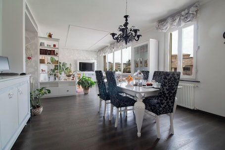 Free daily local cuisine breakfast