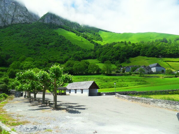 Exterior - Windmill renovated mountain valley of asp (Pyrénées-Atlantiques)
