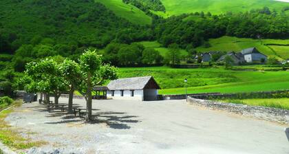 Tuulimylly kunnostettu vuoristolaakso