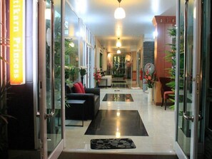 Pintu masuk properti