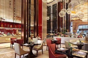 2 restaurants; breakfast, lunch, and dinner served - Wanda Realm Anyang (Zhengzhou)