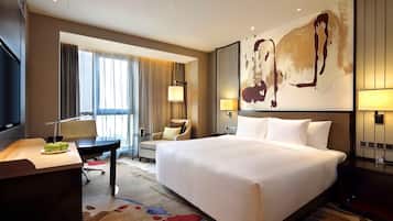 Minibar, una cassaforte in camera, una scrivania, postazione laptop