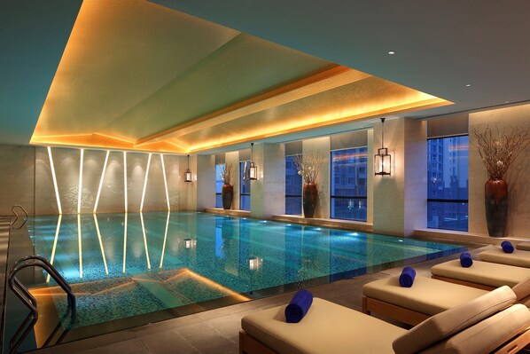 Indoor pool - Wanda Realm Anyang (Anyang)