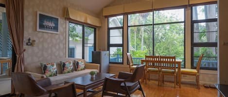 2-Bedroom Villa for 7 People - Villa 2 | ห้องนั่งเล่น | ทีวี