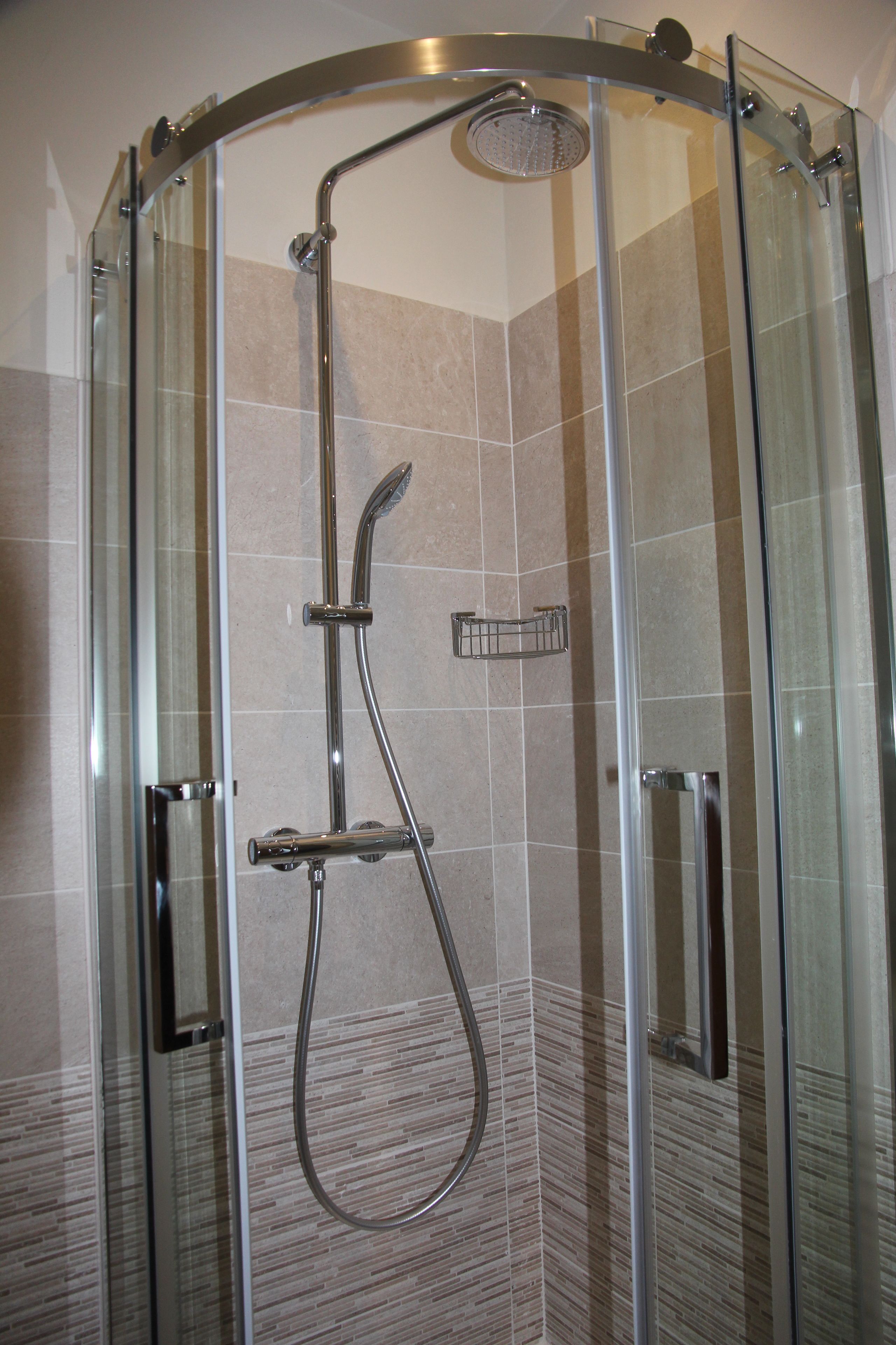 double or twin room, park view | bathroom shower