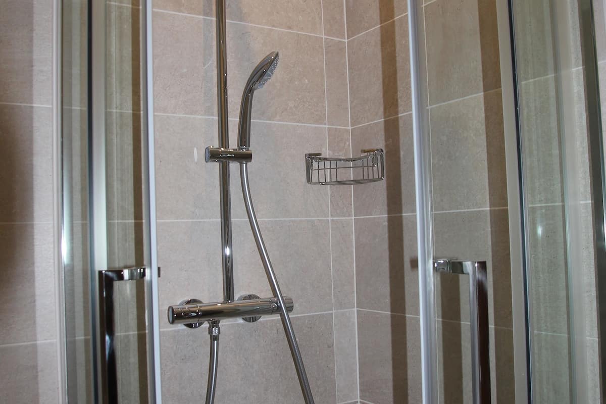 double or twin room, park view | bathroom shower