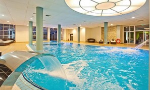 Piscine intérieure