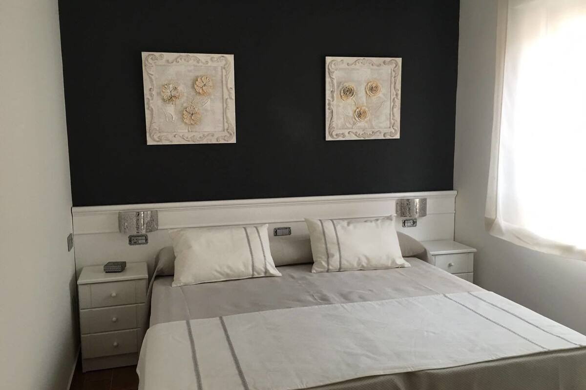 in-room safe, desk, free wifi, bed sheets