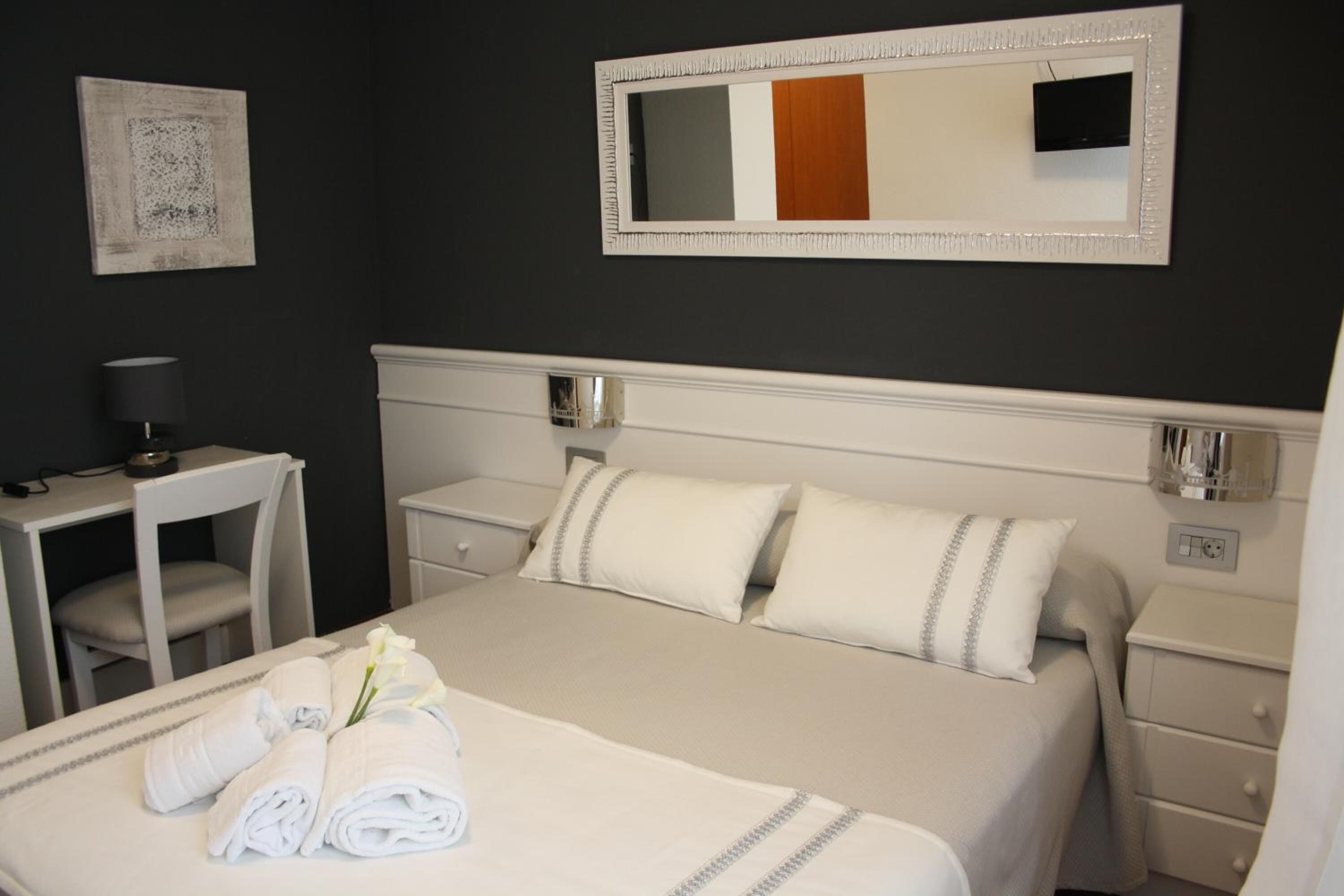 in-room safe, desk, free wifi, bed sheets