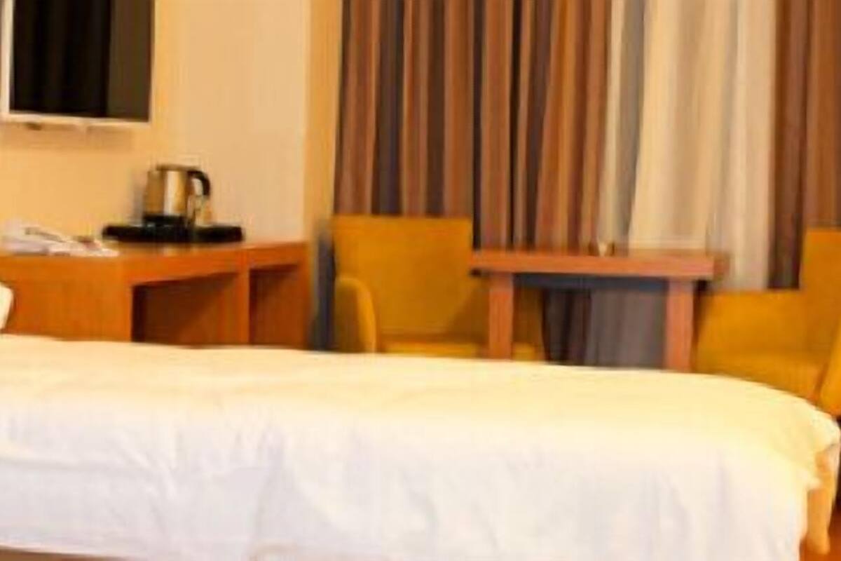 Minibar, in-room safe, desk, soundproofing