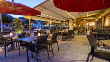 Se sirven desayunos, almuerzos y cenas; cocina local