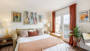 1 slaapkamer, een strijkplank/strijkijzer, gratis wifi, beddengoed