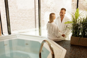 Een sauna, een bubbelbad, een stoombad, lichaamsbehandelingen
