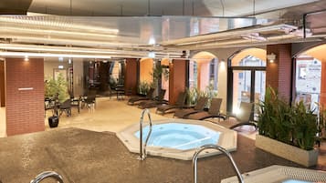 Bañera de hidromasaje interior