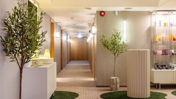 Un sauna, una bañera de hidromasaje, baño turco, tratamientos corporales