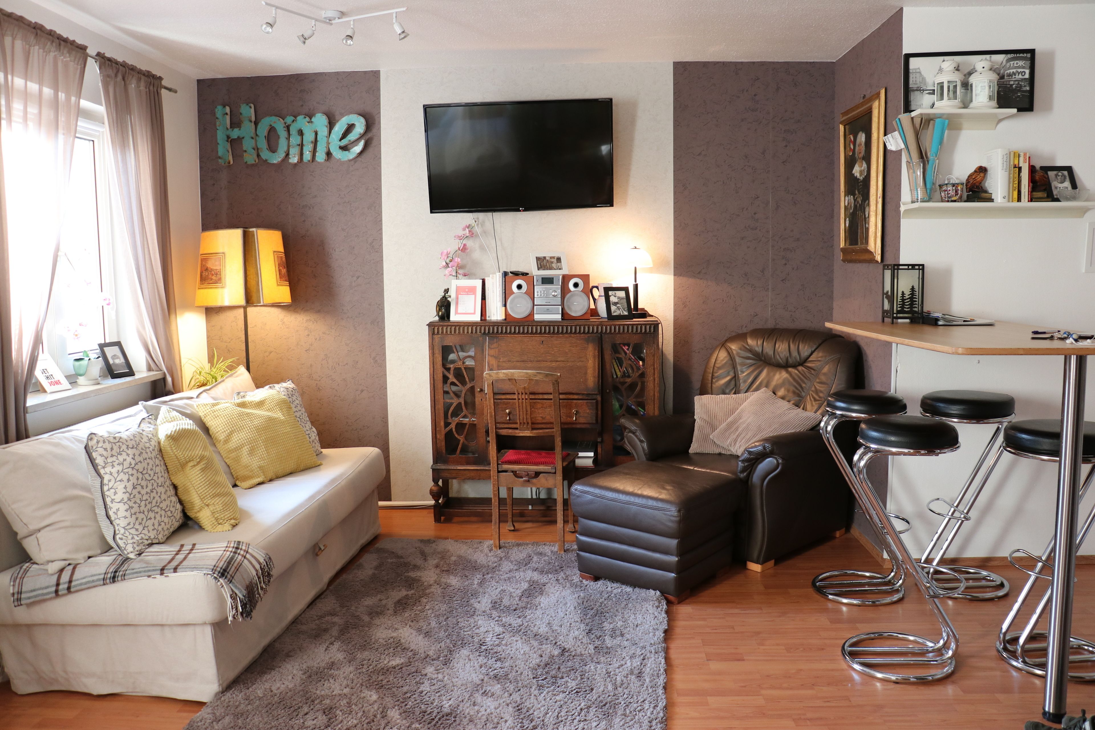 Elite Studio | Living area | Flat-screen TV, pay films