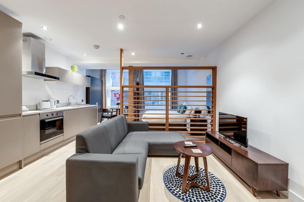 1 bedroom, pillow-top beds, free WiFi