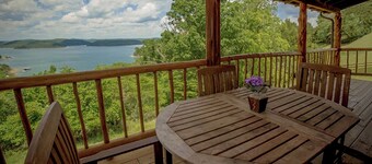 One Story Luksus Mountain Top Cabin på Beaver Lake med dock og SPECTACULAR udsigt!