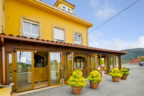 Exterior - Hostal Fimar (Santillana del Mar)