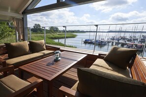 House, 2 Bedrooms, Terrace, Harbor View | Balcony - im-jaich Naturoase Rügen (Gustow)