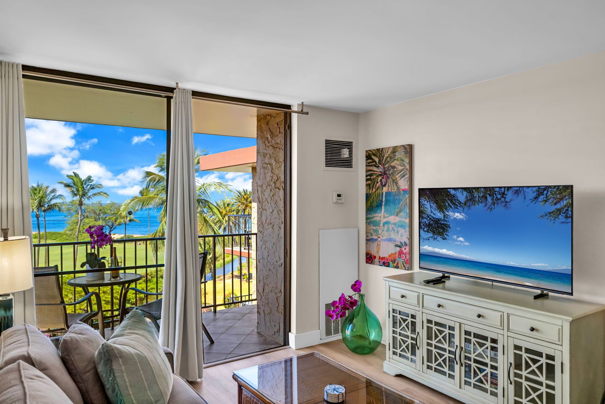 Smart TV, stereo, offices