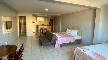 Chambre Supérieure | Minibar, rideaux occultants, fer et planche à repasser, Wi-Fi gratuit