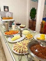 Daily buffet breakfast (BRL 25 per person)