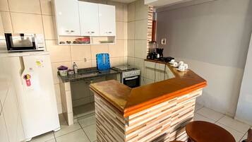 Superior Room | Private kitchen | Microwave, coffee/tea maker