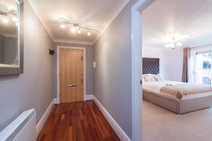 Exclusive Apartment, 2 Bedrooms, River View | Living area | Flat-screen TV - Canary Wharf Luxury River view apartment (London)
