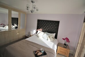 Exclusive Apartment, 2 Bedrooms, River View | View from room