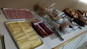 Desayuno buffet incluido todos los días