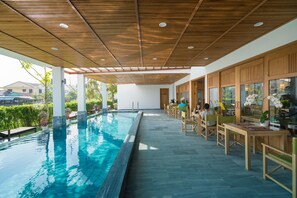 Free daily local cuisine breakfast