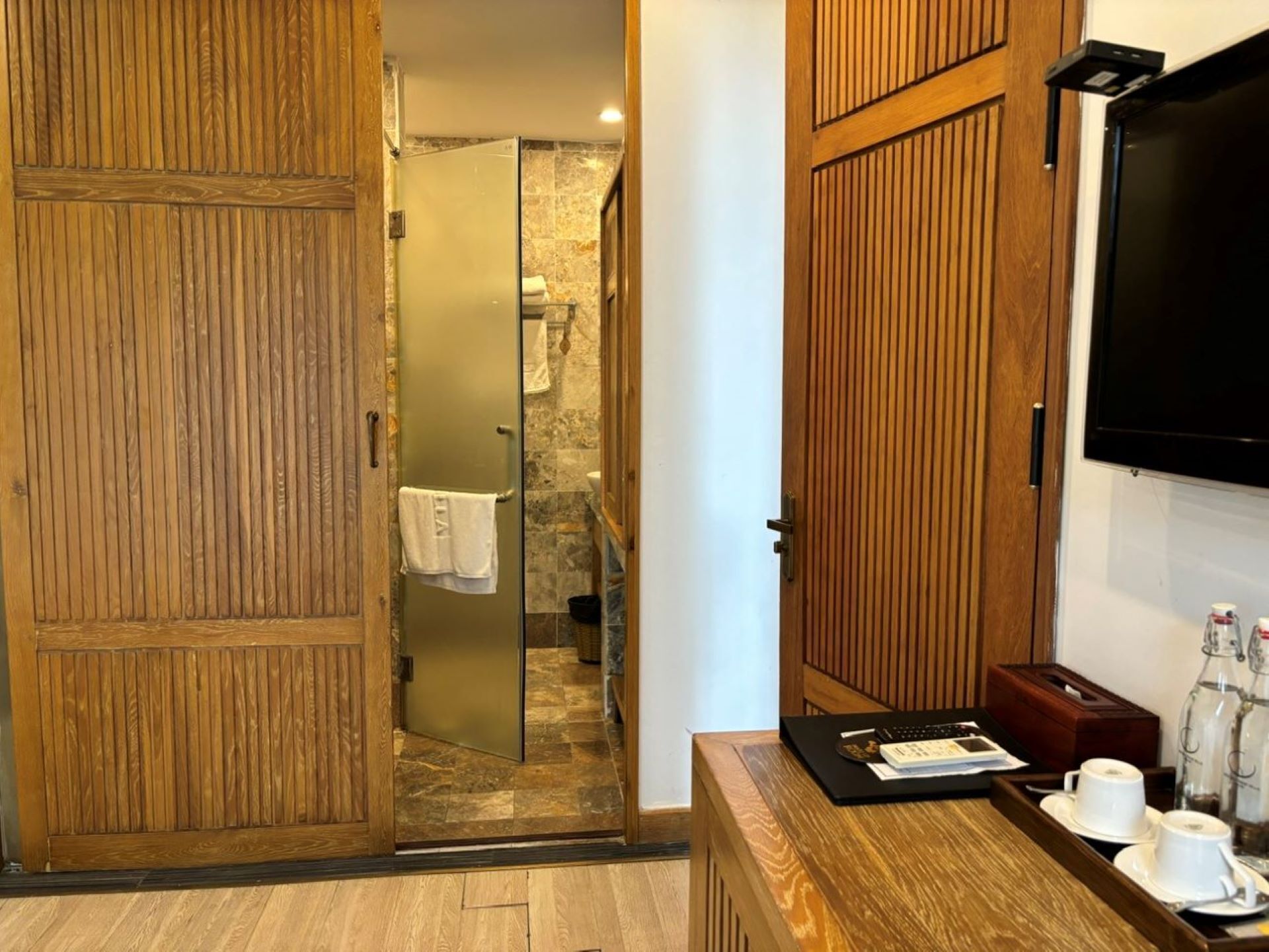 superior double or twin room, balcony | minibar, in-room safe, desk, soundproofing