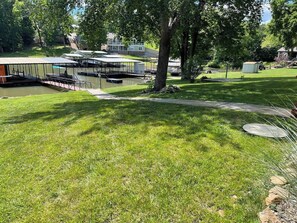 Property grounds - Schaefer Shoreline Adventure (Sunrise Beach)